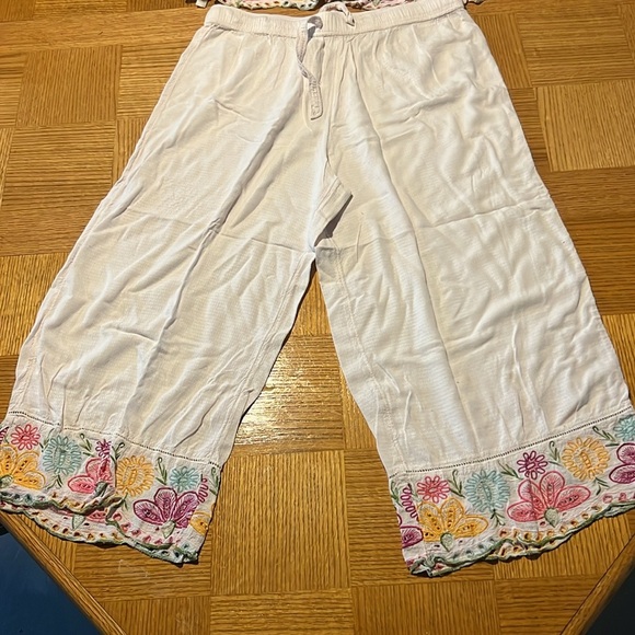 Anthropologie Floral Sleepwear Set Embroidered Top and Bottom Spring - Picture 2 of 4